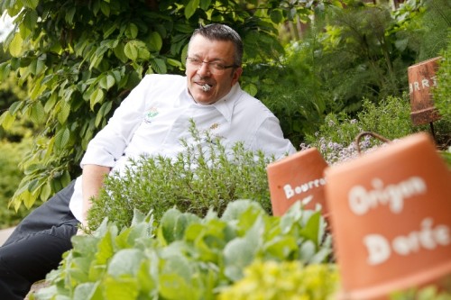 Le chef Roger Bouhassoun, chef de La Cheneaudiere - Relais & Châteaux en Alsace